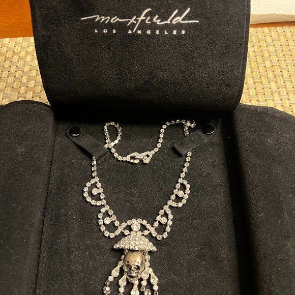 Maxfield skull necklace - Picture 2 of 3